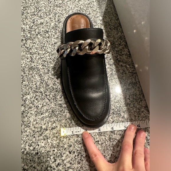 Givenchy Chain Noir Loafer in Black Leather - Picture 8 of 11